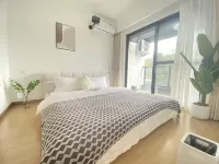 Fuxian Lake Yufan Boutique Homestay (Starry Sky Town)