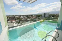 M.Y. Hotel Dumaguete - Rooftop Pools