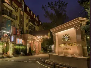 Hotel Uyut Almaty
