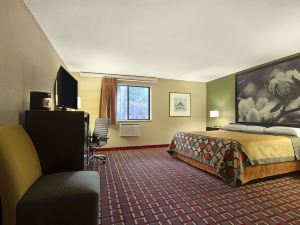 Super 8 by Wyndham Homewood Birmingham Area