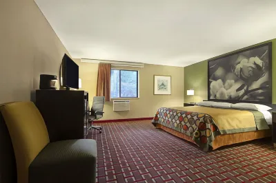 Super 8 by Wyndham Homewood Birmingham Area