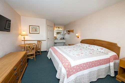OurGuest Inn & Suites Downtown Port Clinton Hotels in Bay Township