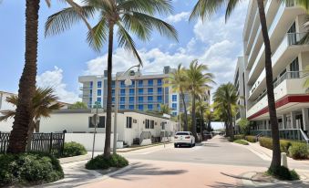 The Pearl Beachside Apartments on Hollywood Beach