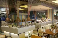 NagaWorld Hotel & Entertainment Complex - breakfast