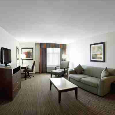 Holiday Inn Hotel & Suites Surrey East - Cloverdale, an IHG Hotel Rooms