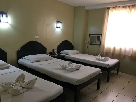 Sampaguita Suites Plaza Garcia Hotels near Carbon Market