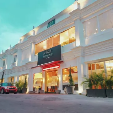 Petit Boutique Hotel Solo Hotels near Kasunanan Palace