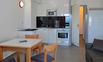 Vvf Résidence Saint-Cyr-Sur-Mer - Housity