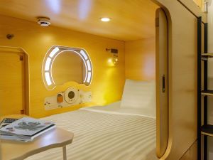 Luma Casa Capsule Hotel - Hostel