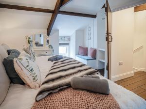 The Lodge - 2 Bedroom Cottage - Princes Gate