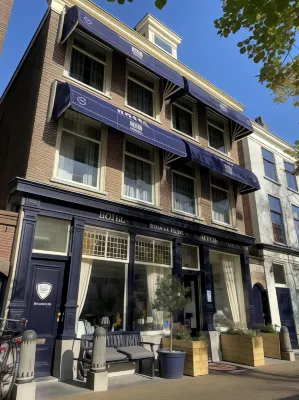 โฮเทล บริดเจส เฮาส์