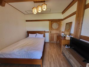 Iksan Hamra Hanok Experience Pension