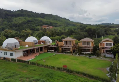 Cirrus Valley Hill Resort Hotel in zona Samakeejit Boontham Bureau of Monks