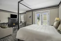 Harbor House Inn