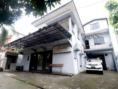 RedDoorz Plus near Undip Tembalang Hotel dekat Pudak Payung Ngasem 3
