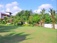 Serenity Lake Front Villa Hotels in Moratuwa