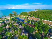 Graceland Khaolak Beach Resort Hotel dekat Sai Rung Waterfall