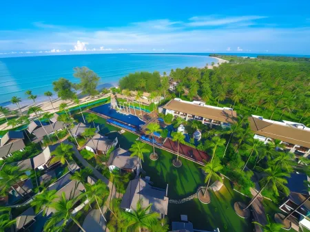 Graceland Khaolak Beach Resort