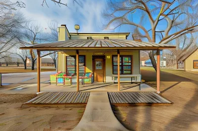 Seven Bluff Cabins Hotels in der Nähe von Wes Cooksey Park