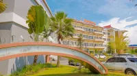 Sutanraja Hotel & Convention Centre Hotel dekat IRIGASI