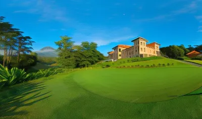 Finna Golf & Country Club فنادق في Kepulungan