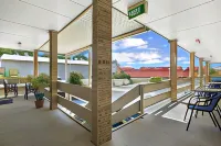 Golden Beach Motor Inn, Caloundra