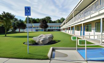 Motel 6 Tewksbury, MA - Boston