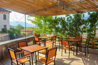 Silver Hill Guesthouse - Homestays