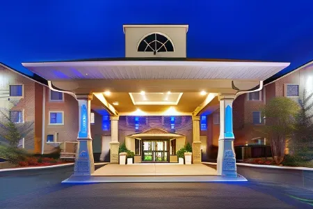 Holiday Inn Express & Suites Alcoa (Knoxville Airport)