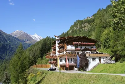 Alpin Panoramahotel Lärchenhof Hotels in Heiligenblut