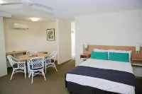 Darcy Arms Hotel Motel - Balcony