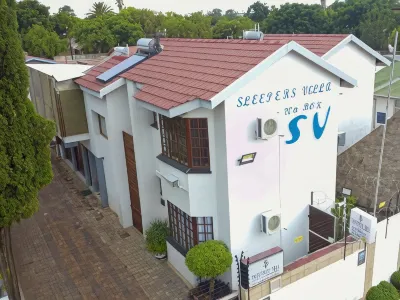 Sleepers Villa Guesthouse Hotel di 