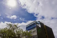 One Sixteen Hotel Hotels in Los Martires