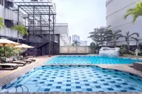 โรงแรม ไอโฮ เมดาน - ที่มีสระว่ายน้ำ