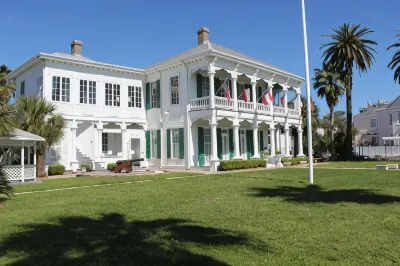 The George Manor Hotels in Galveston