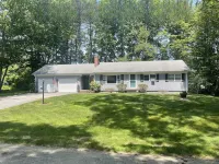 Moody Beach is only a 1/2 mi walk away! Located in a Quiet Neighborhood. - 4-Star