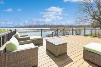 Corey Lake, High speed internet, Dock, Deck, Skiing, Fishing. Apple Picking - Wifi