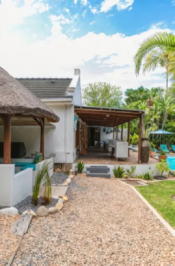Khashamongo B & B Hotels near Oudhuis Centre