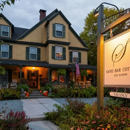 Sand Bar Cottage Inn
