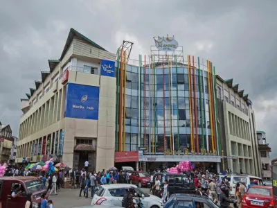 M Crown Hotel Hotel di 