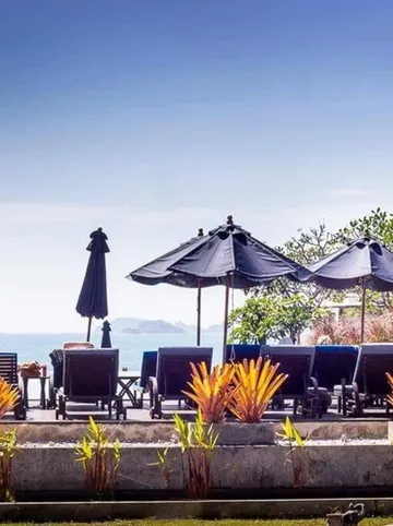 รูปภาพของThe Oriental Beach Pool Villa and Village