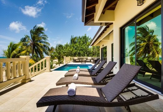 1. 나이아 리조트 ..