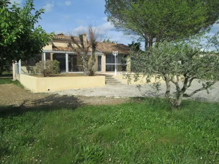 DETACHED COUNTRY HOUSE WEEKLY RENTAL PLOT 2400 M2 WOODED FENCED Отели в г. Баржак