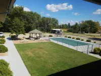 Super 8 by Wyndham Bentonville