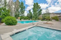 Spacious Eden Retreat – Modern Comfort, Scenic Views & Room for 11