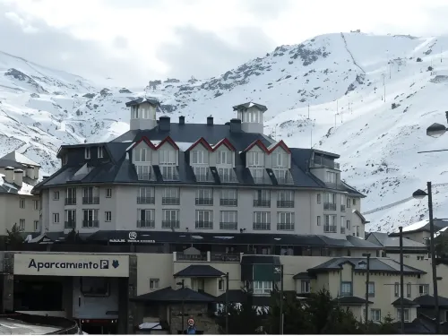 Apartamentos Sabica Nevada Plaza Hotels in Guejar Sierra