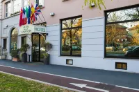 Hotel Campion Hotels near Cascina Bolla
