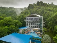 El Faro Containers Beach Hotel Hotels in Quepos