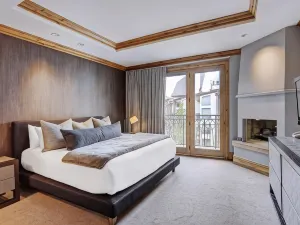 The Arrabelle at Vail Square, a RockResort