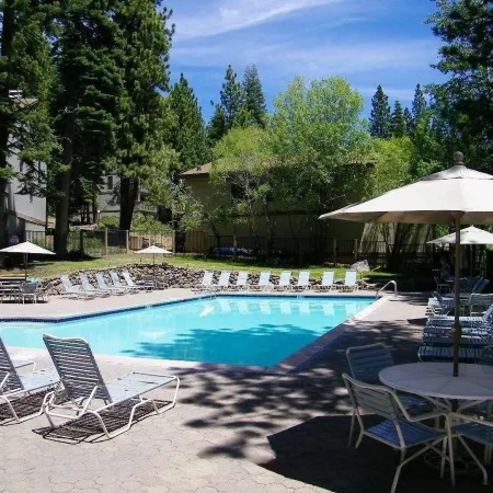 Forest View Townhouse 3 Bedroom Home by RedAwning